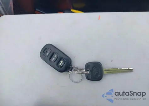 2005 Toyota Camry Le z USA, uszkodzony, nr VIN 4T1BE32K25U076731